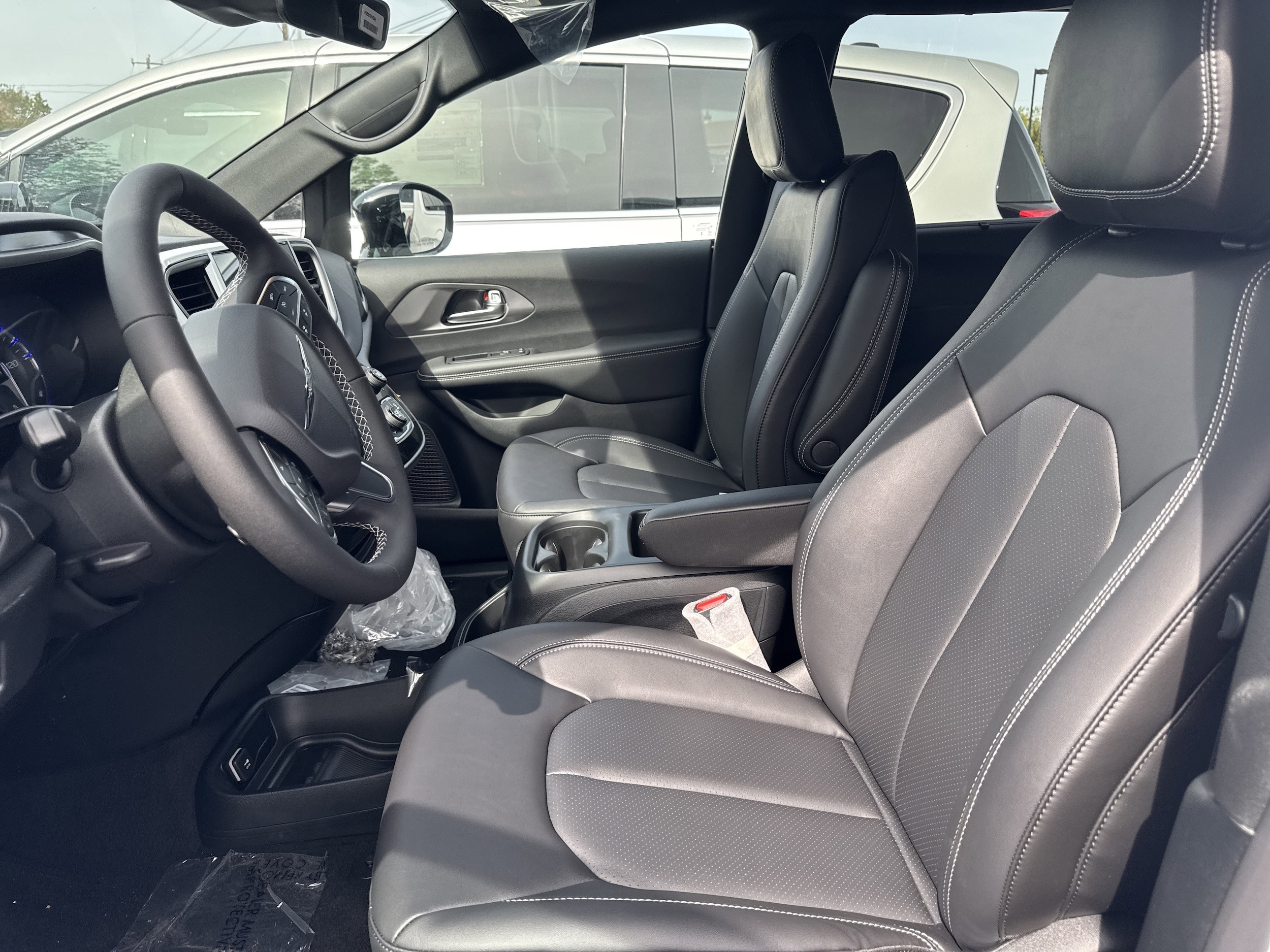 2026 Chrysler Voyager LX - Photo 15