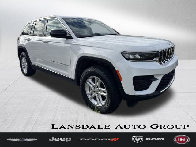 2024 Jeep Grand Cherokee Laredo's photo