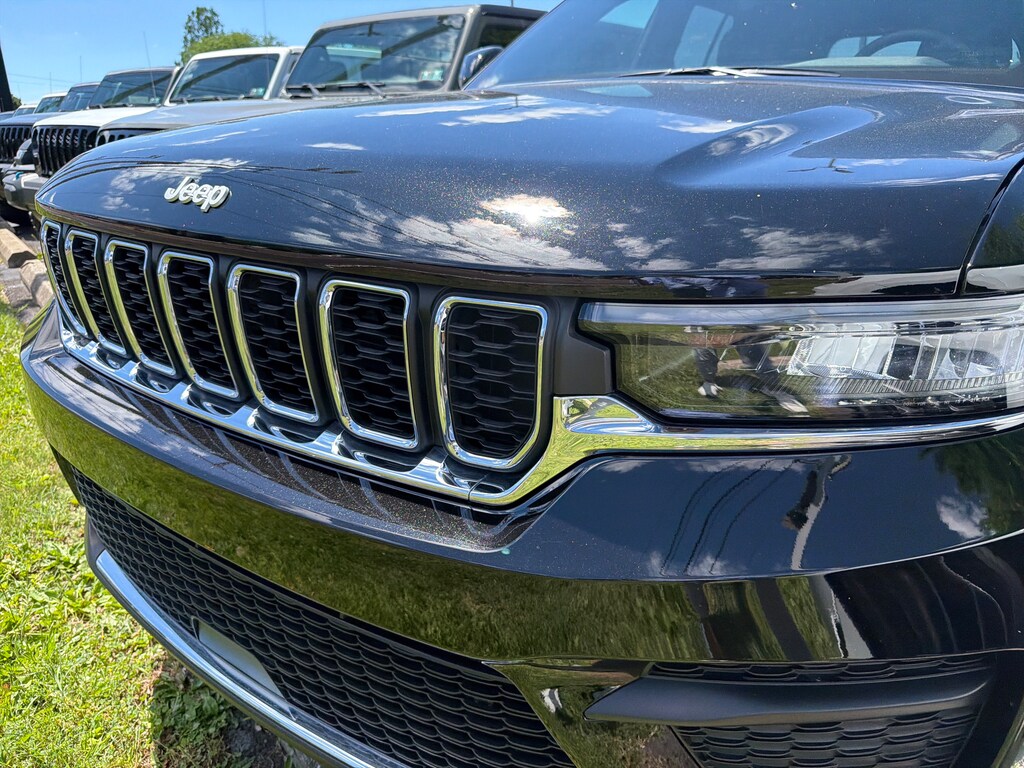 Certified 2025 Jeep Grand Cherokee Laredo X Laredo X 4x4