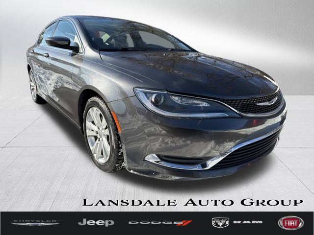 2016 Chrysler 200 Limited's photo