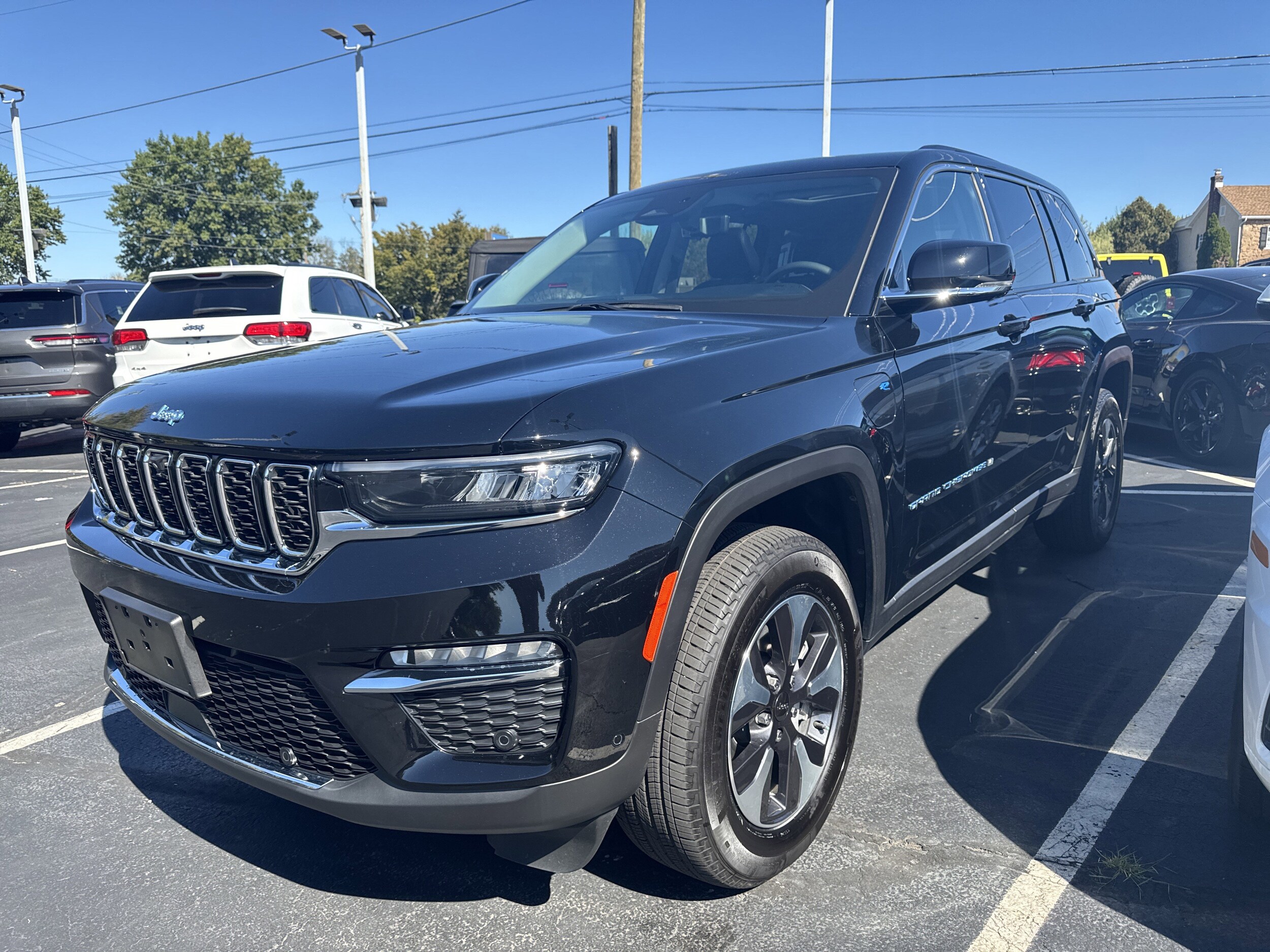 2023 Jeep Cherokee 4xe photo 3