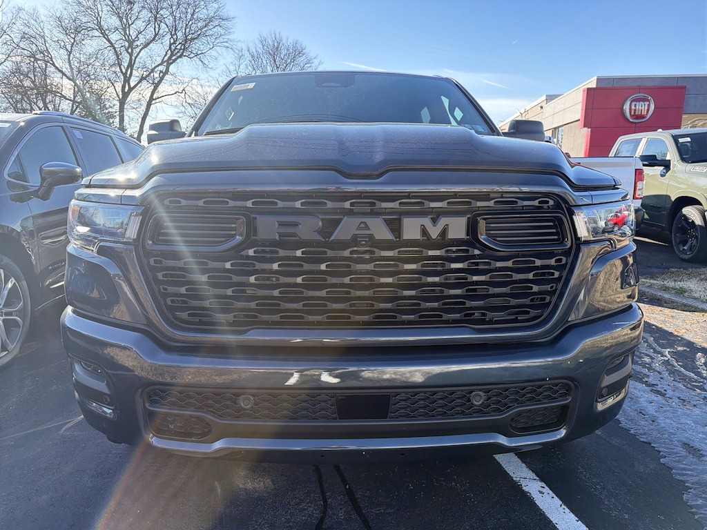 New 2026 Ram 1500 EXPRESS CREW CAB 4X4 5'7 BOX Pickup