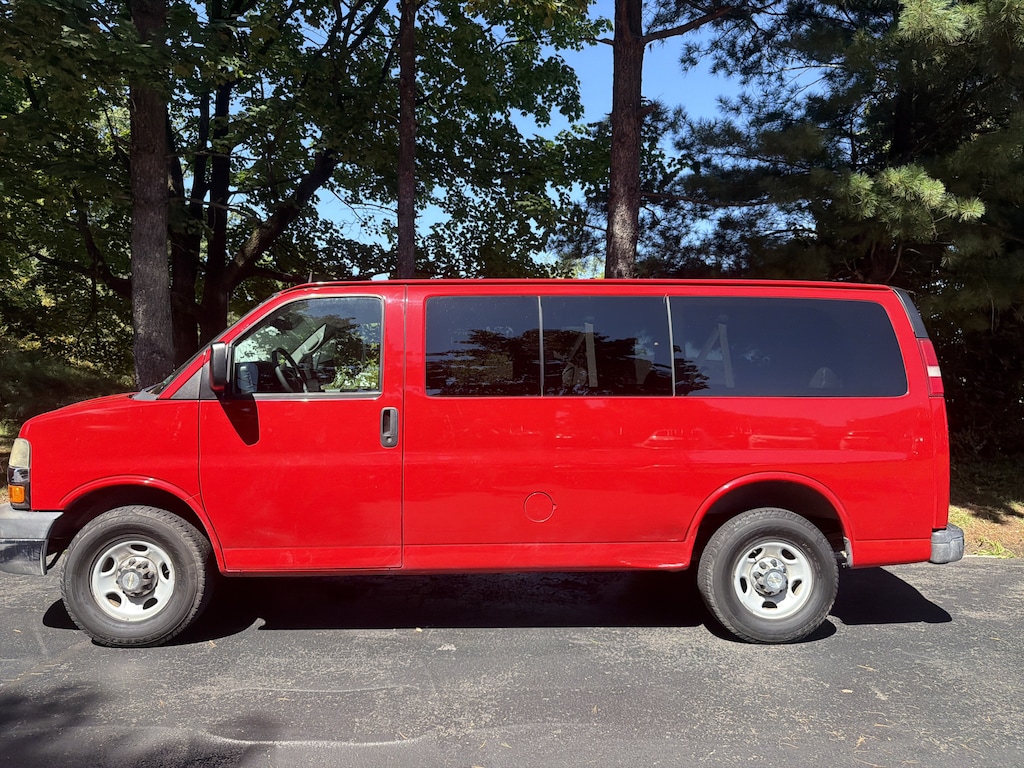 Used 2013 Chevrolet Express Passenger LT RWD 2500 135 LT