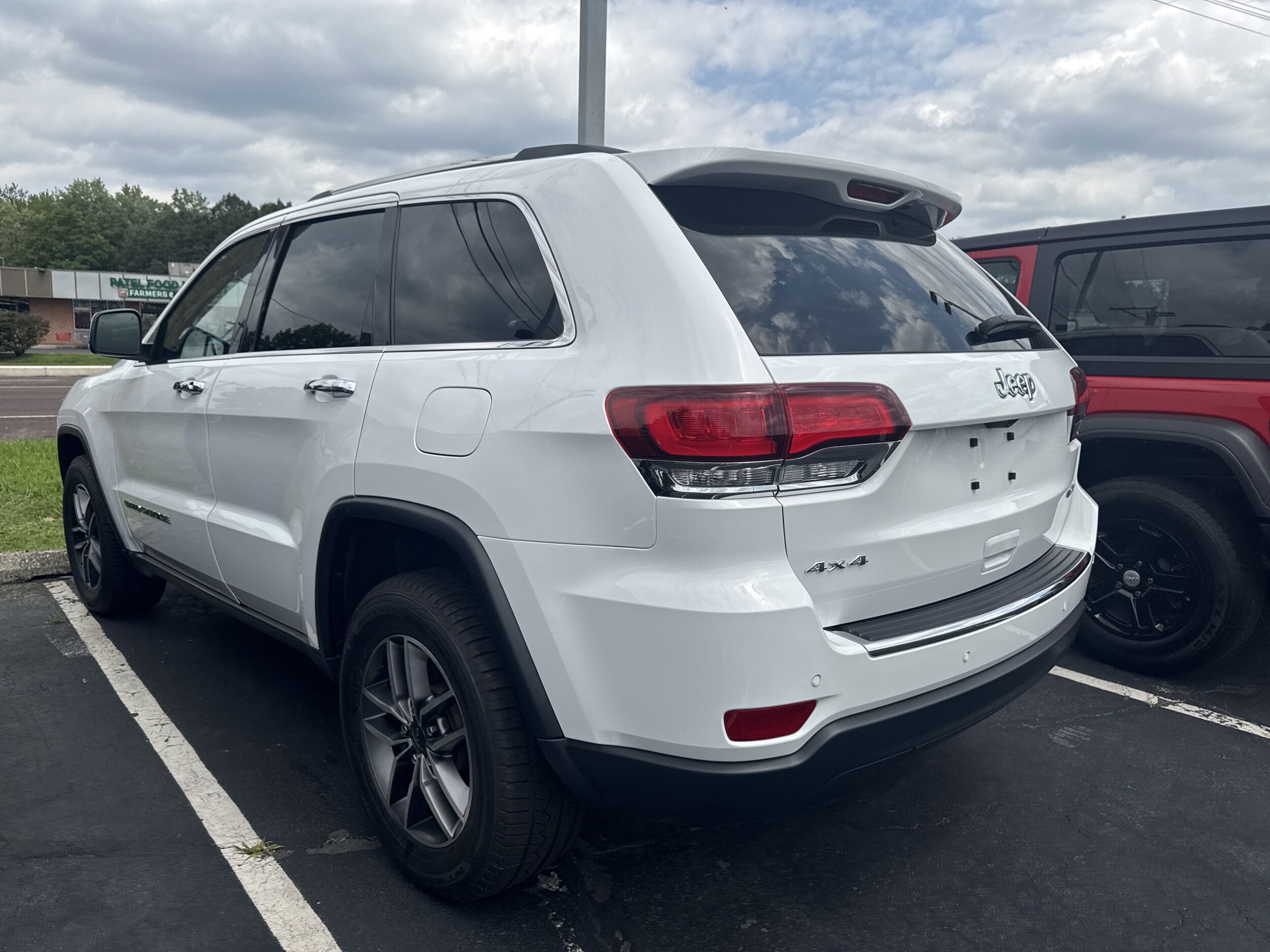 2021 Jeep Grand Cherokee Limited photo 4