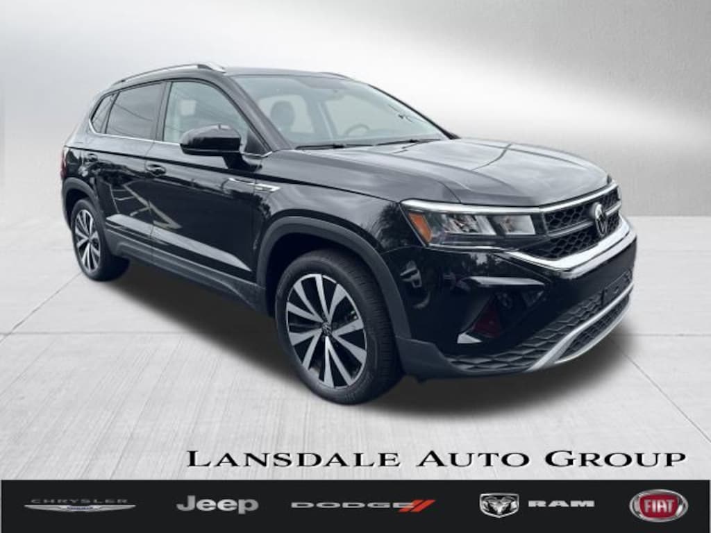 Used 2022 Volkswagen Taos SE SE 4MOTION