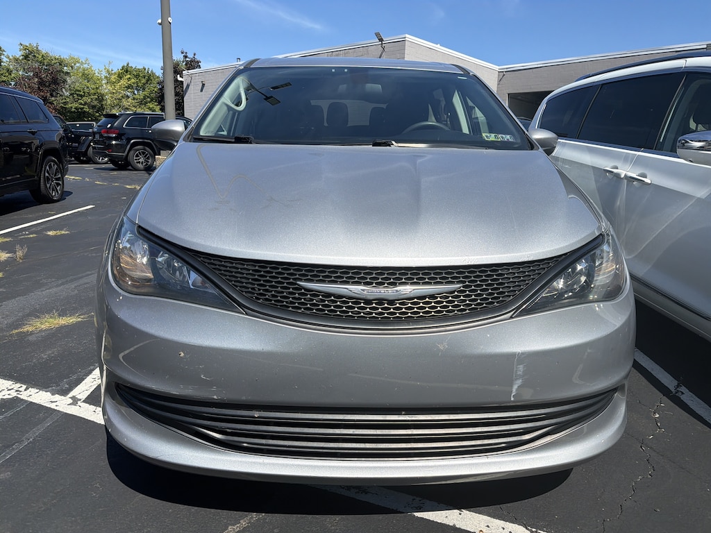 Used 2018 Chrysler Pacifica L L FWD