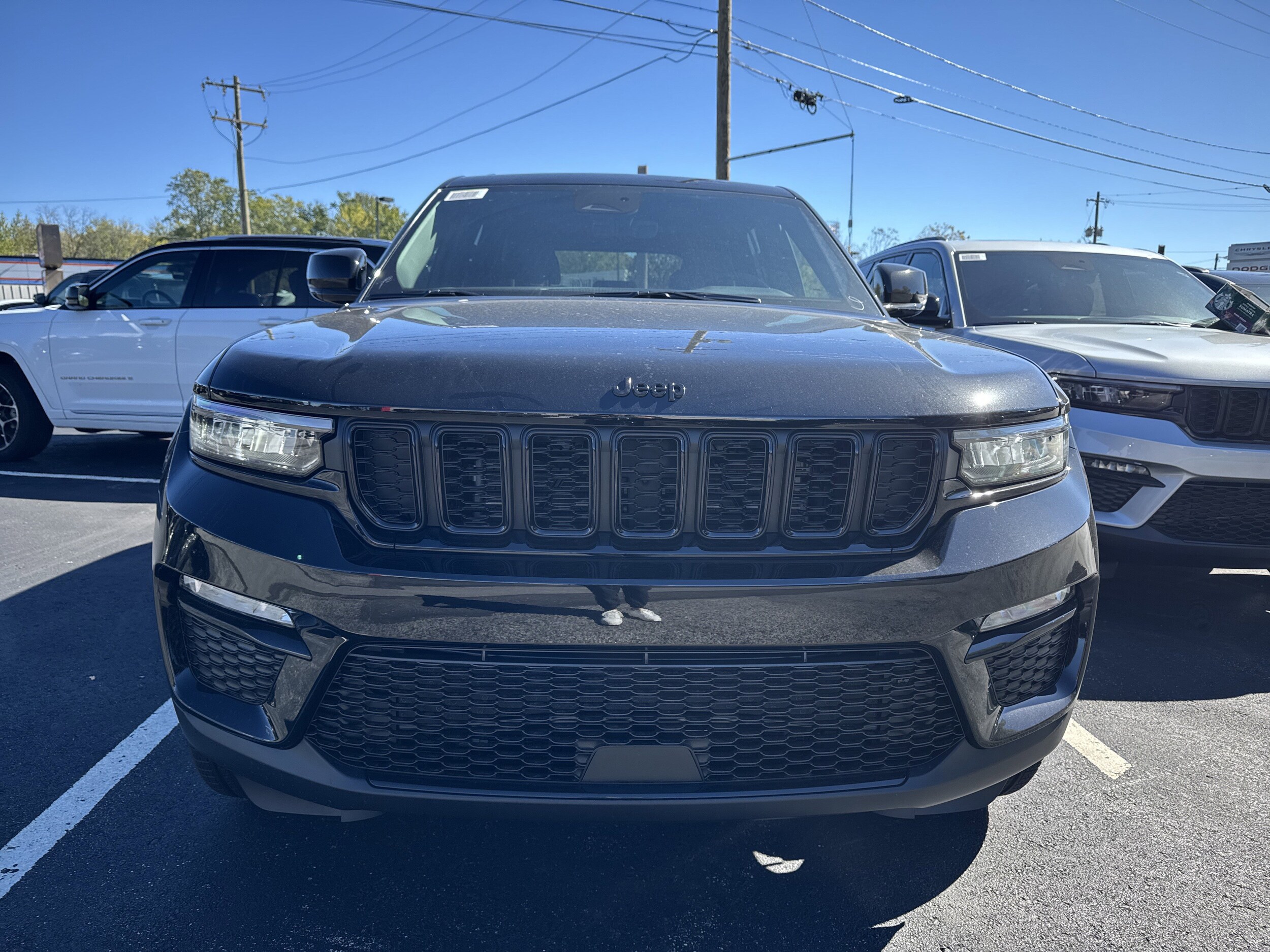 2025 Jeep Grand Cherokee Limited photo 2