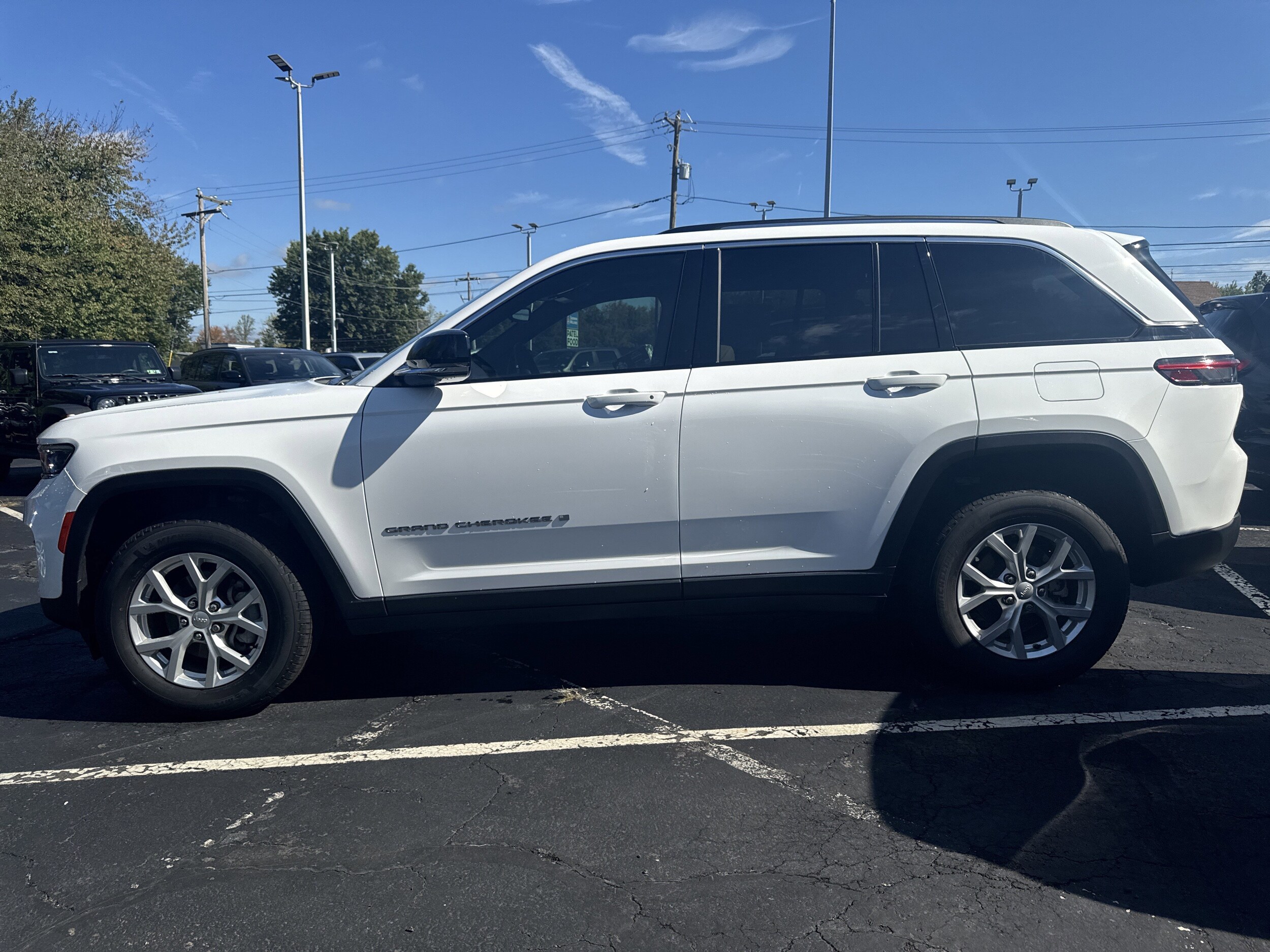 2023 Jeep Grand Cherokee Limited photo 4