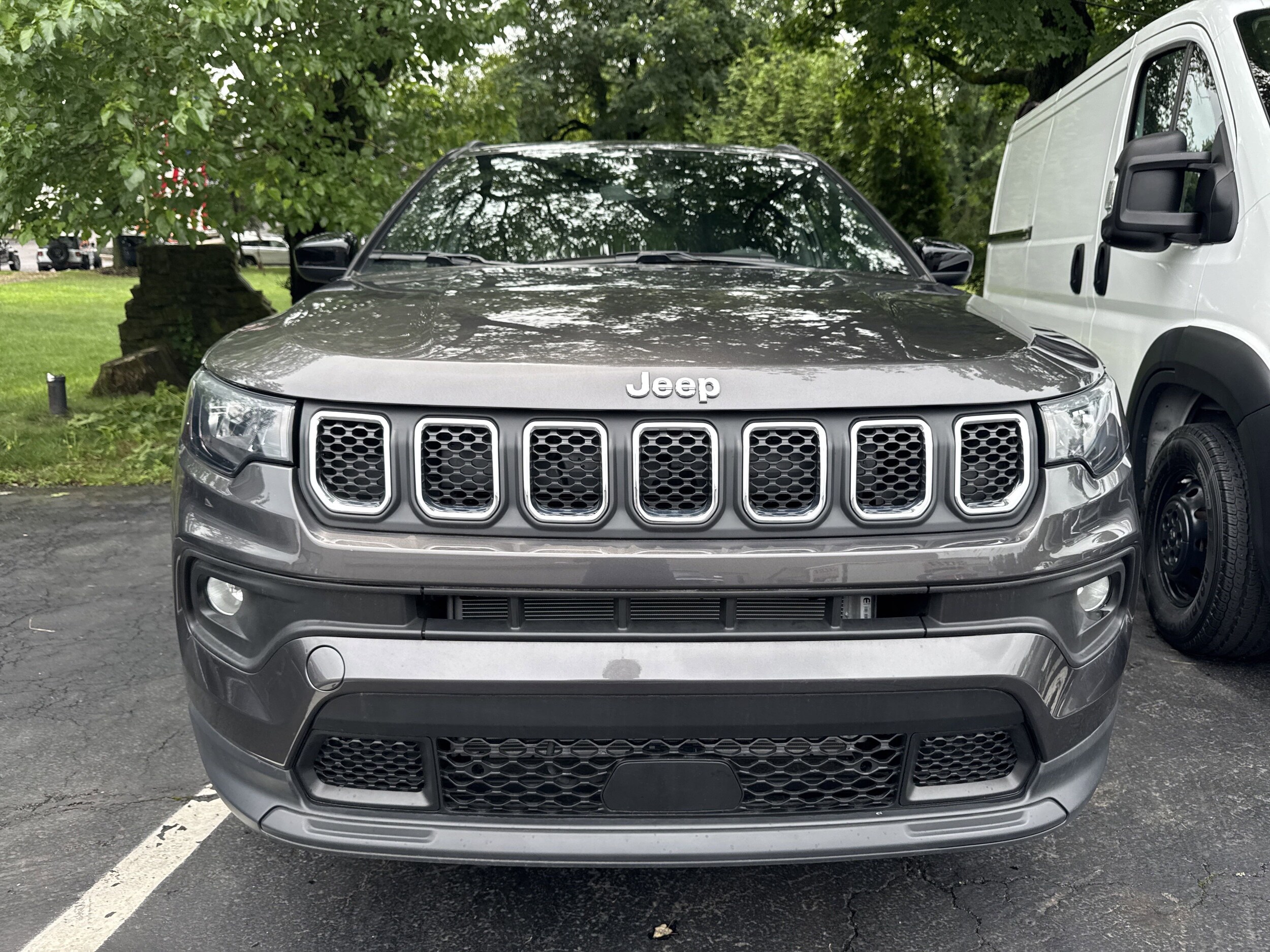 2023 Jeep Compass Latitude photo 2