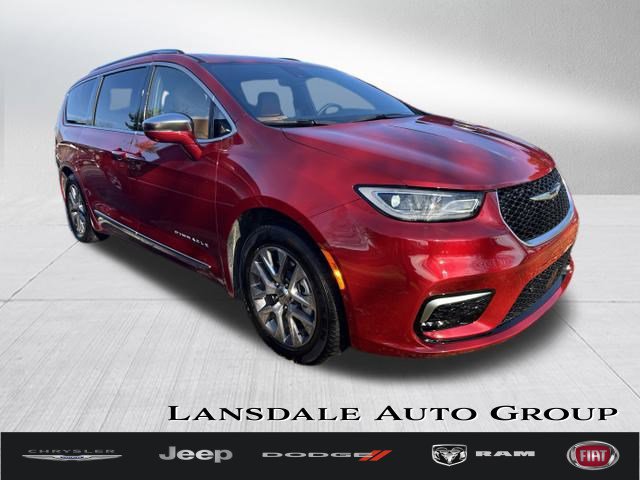 2024 Chrysler Pacifica PHEV Pinnacle's photo