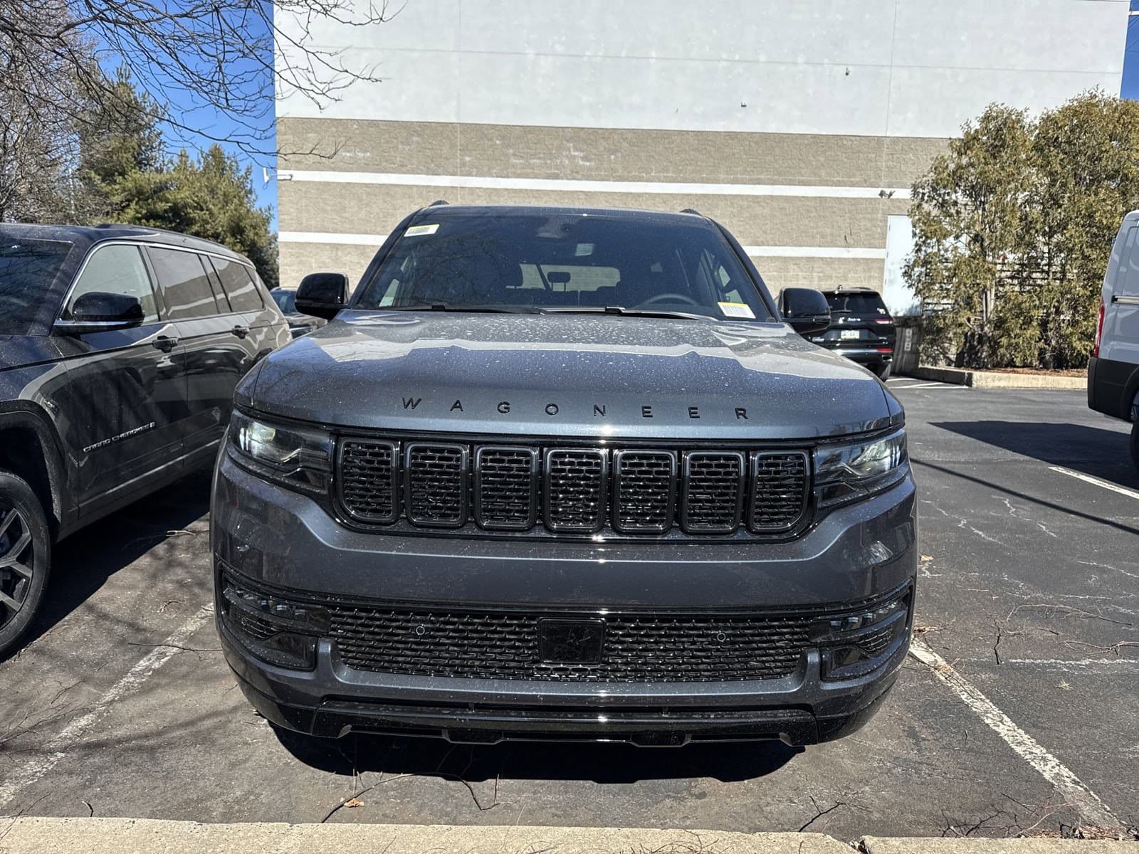 2025 Jeep Wagoneer Carbide photo 2