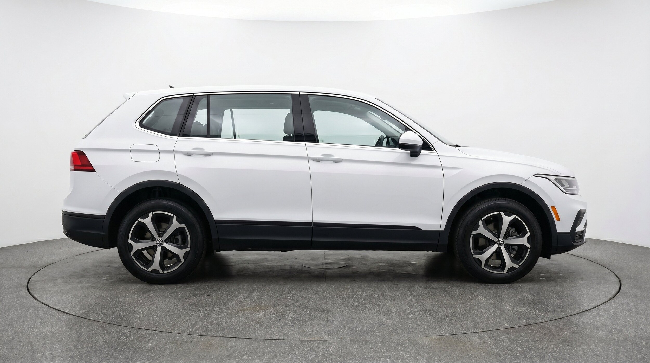 Thumbnail: 2026 Volkswagen Tiguan - 11