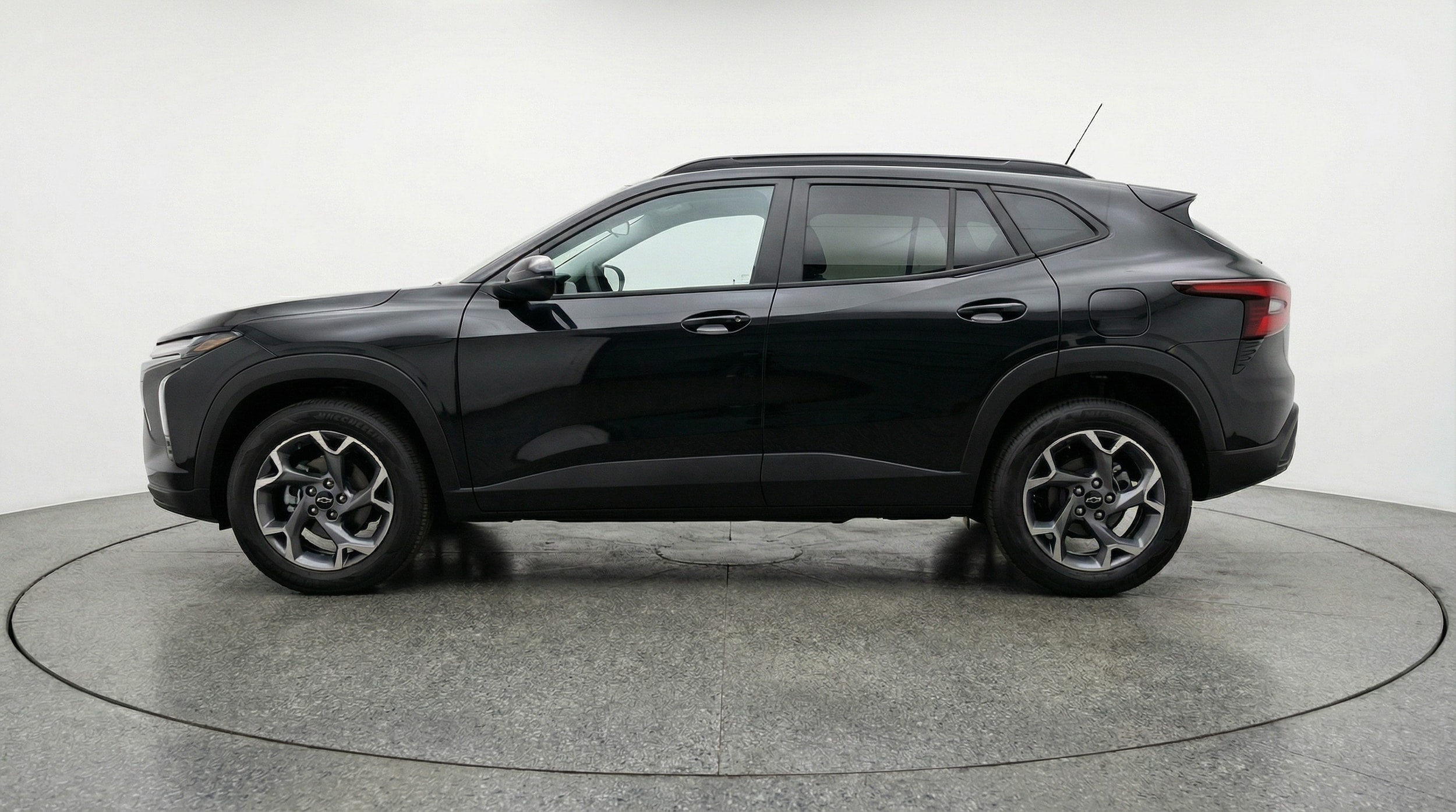 Thumbnail: 2025 Chevrolet Trax - 4