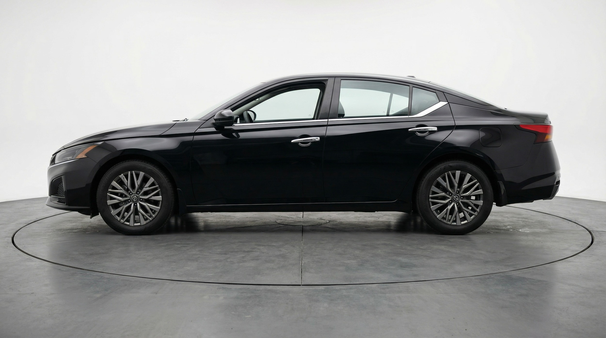 Thumbnail: 2025 Nissan Altima - 4