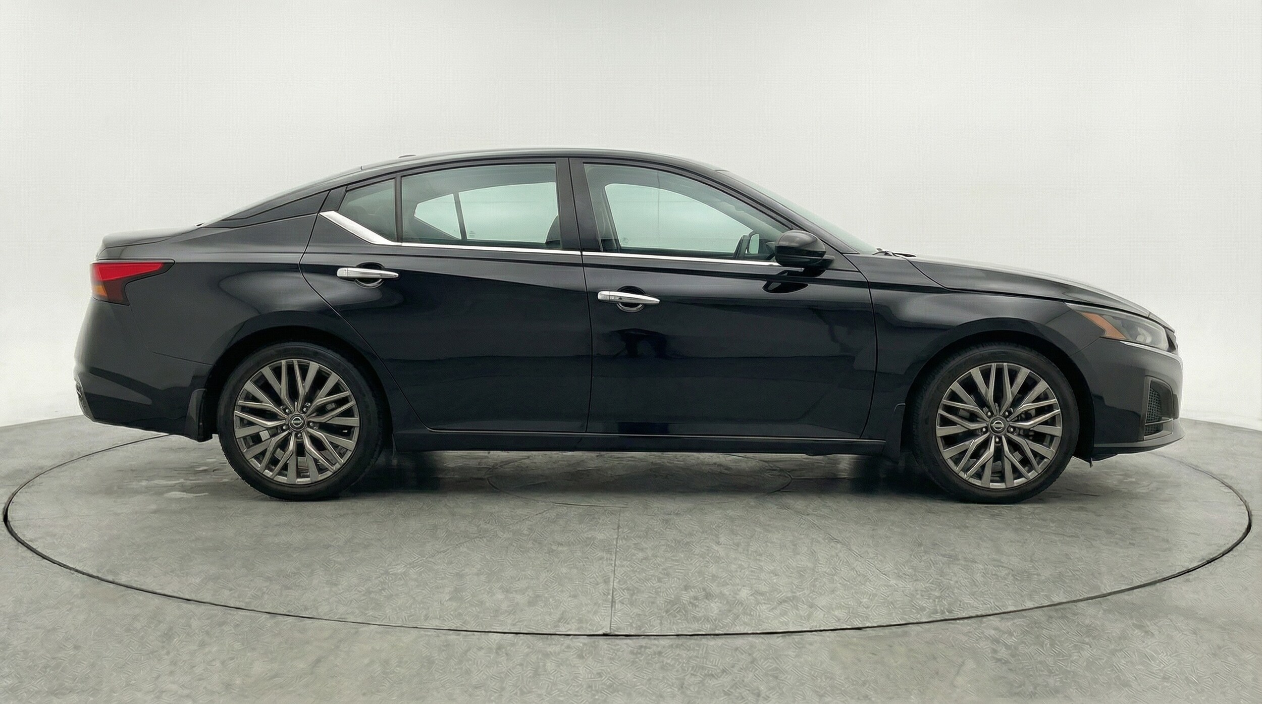 Thumbnail: 2025 Nissan Altima - 8