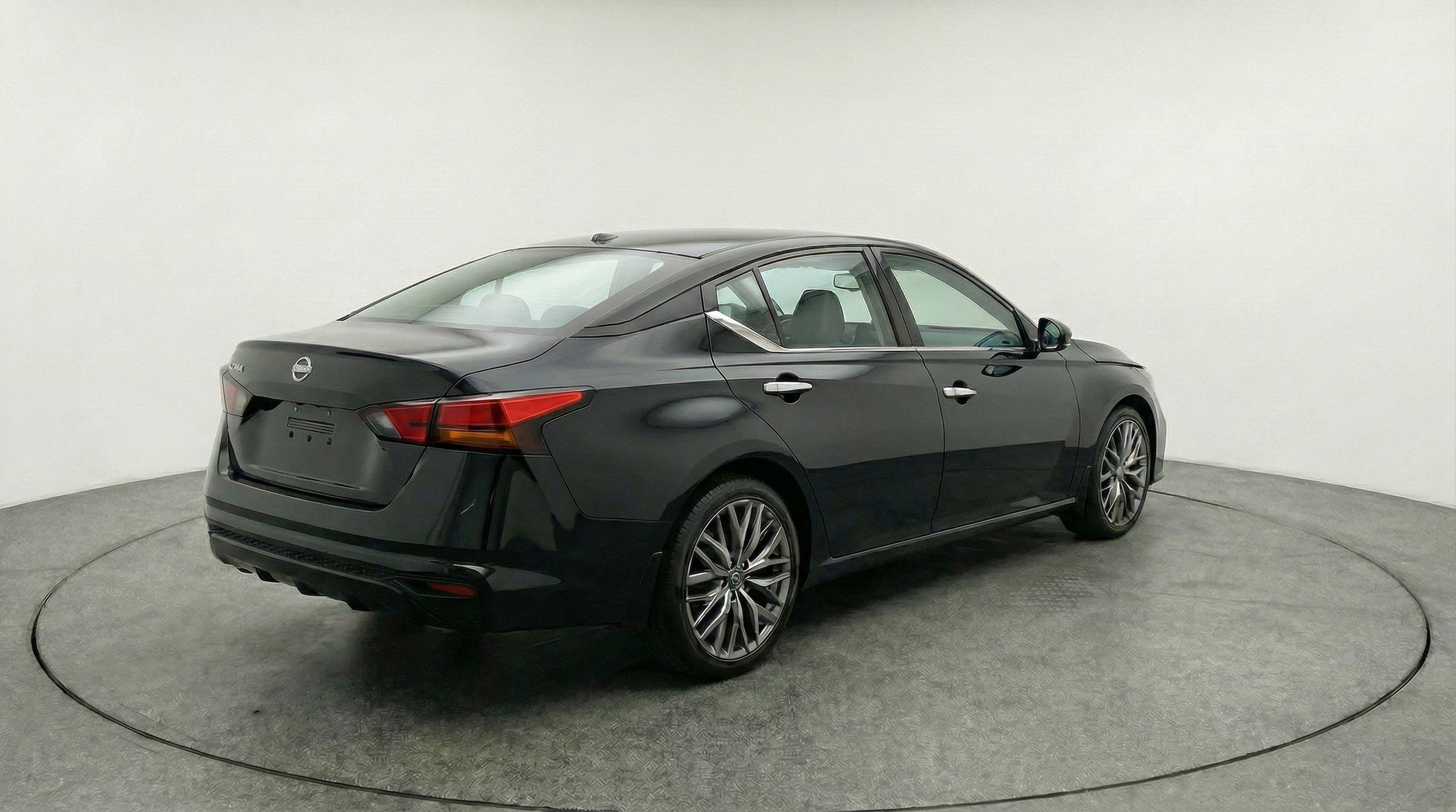 Thumbnail: 2025 Nissan Altima - 9