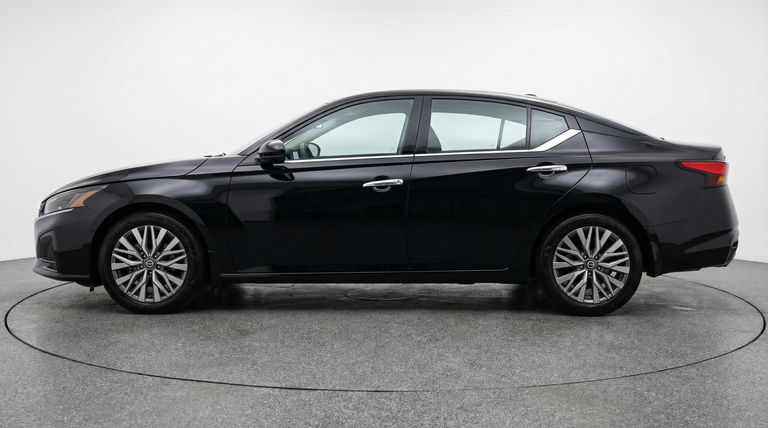 Thumbnail: 2025 Nissan Altima - 4