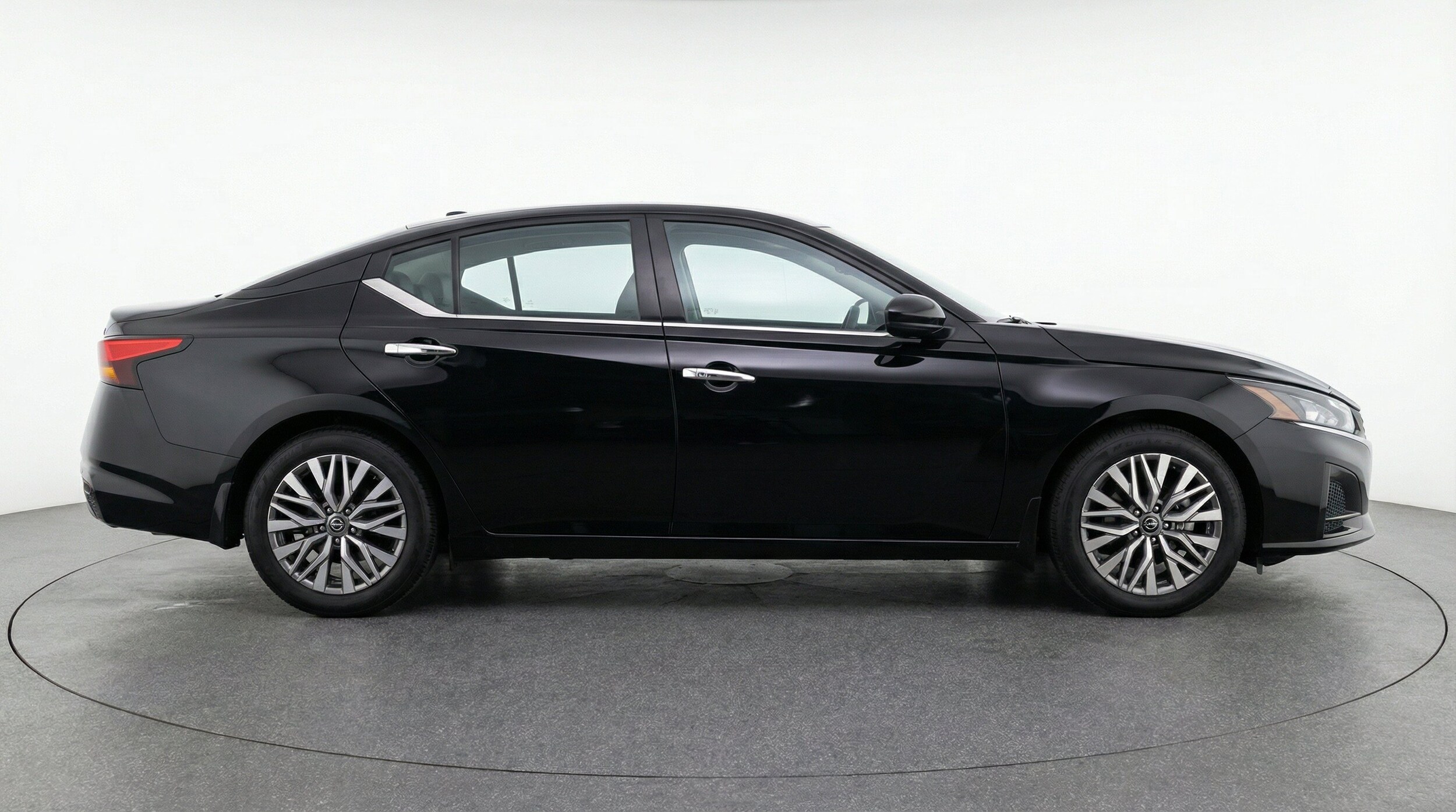 Thumbnail: 2025 Nissan Altima - 11