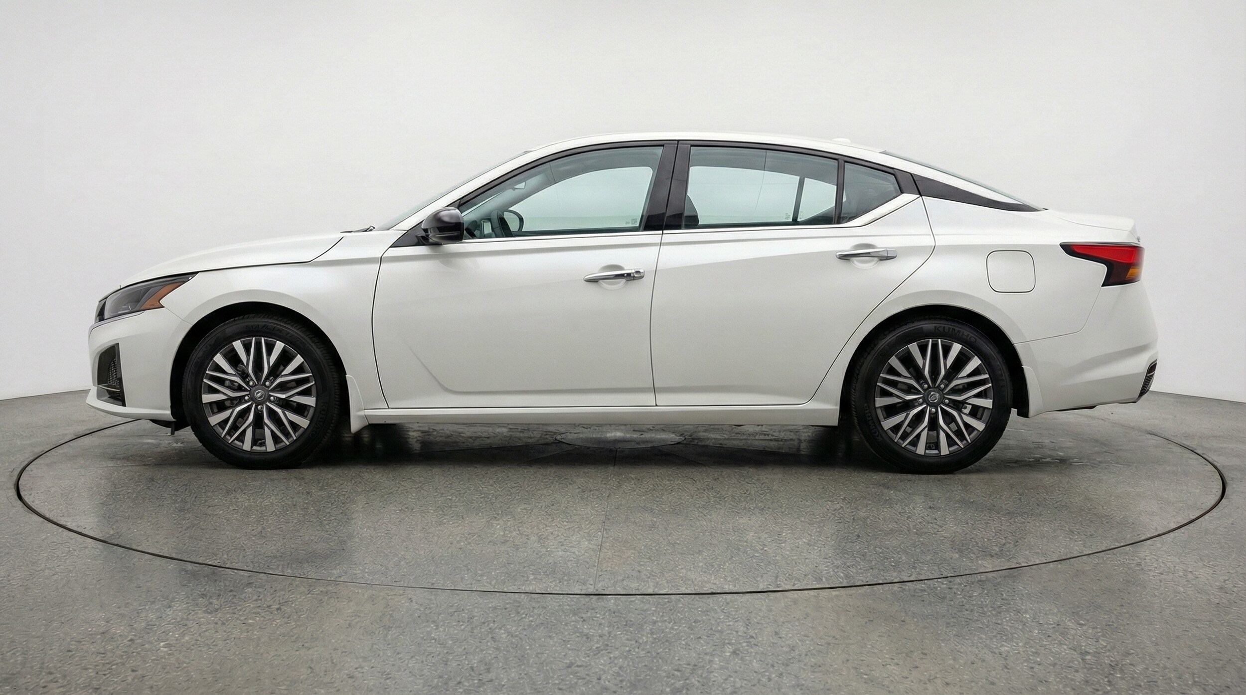 Thumbnail: 2025 Nissan Altima - 4