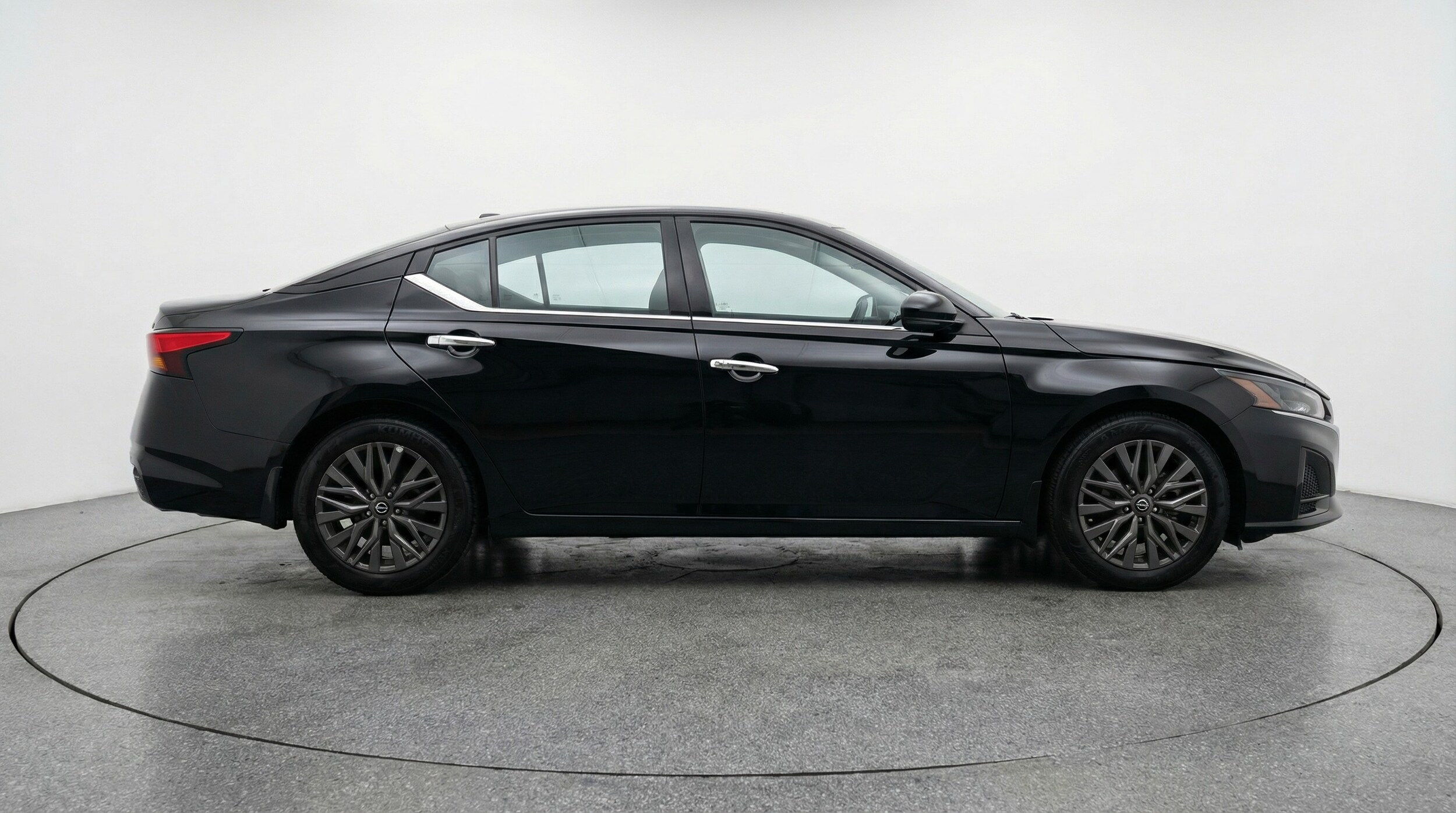 Thumbnail: 2025 Nissan Altima - 8