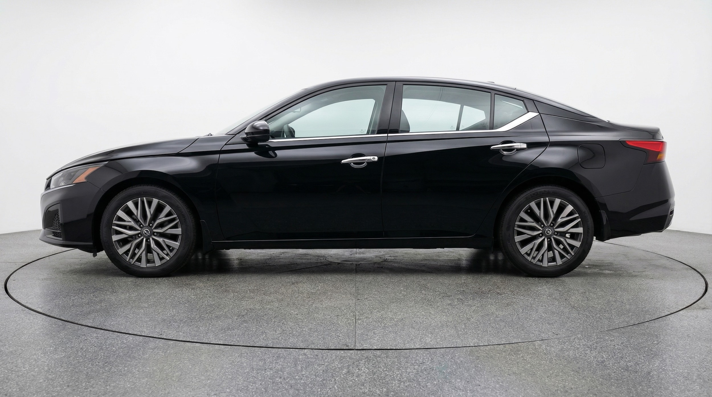 Thumbnail: 2025 Nissan Altima - 4