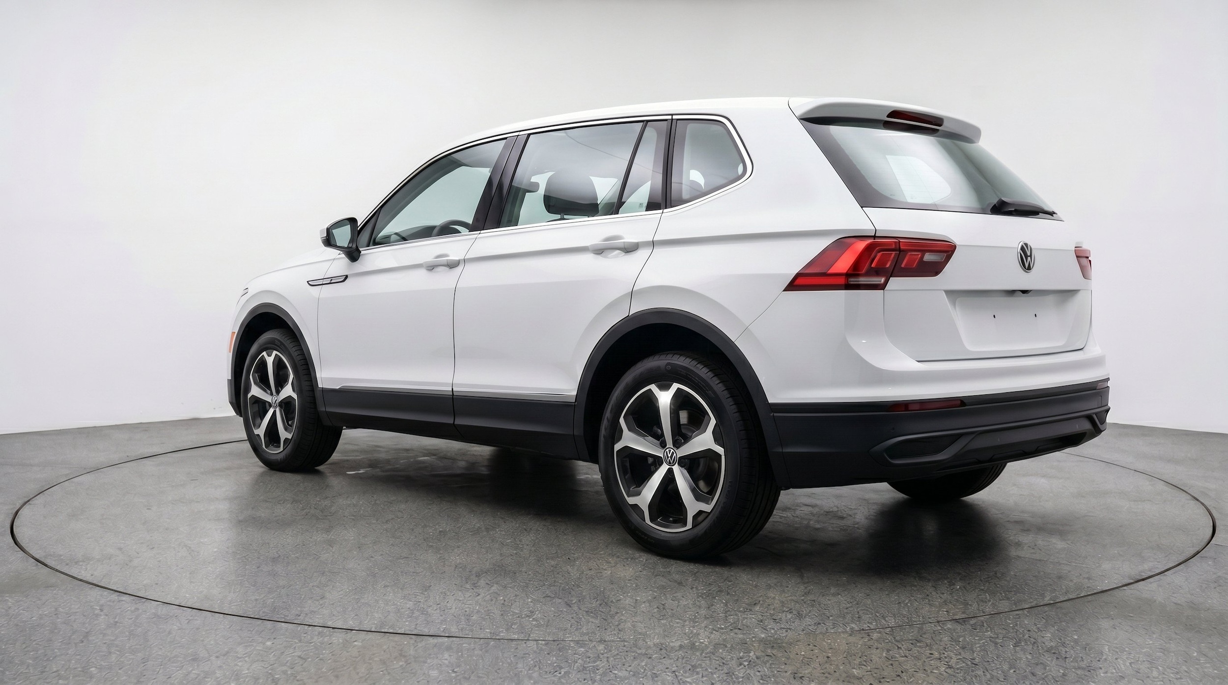 Thumbnail: 2026 Volkswagen Tiguan - 6