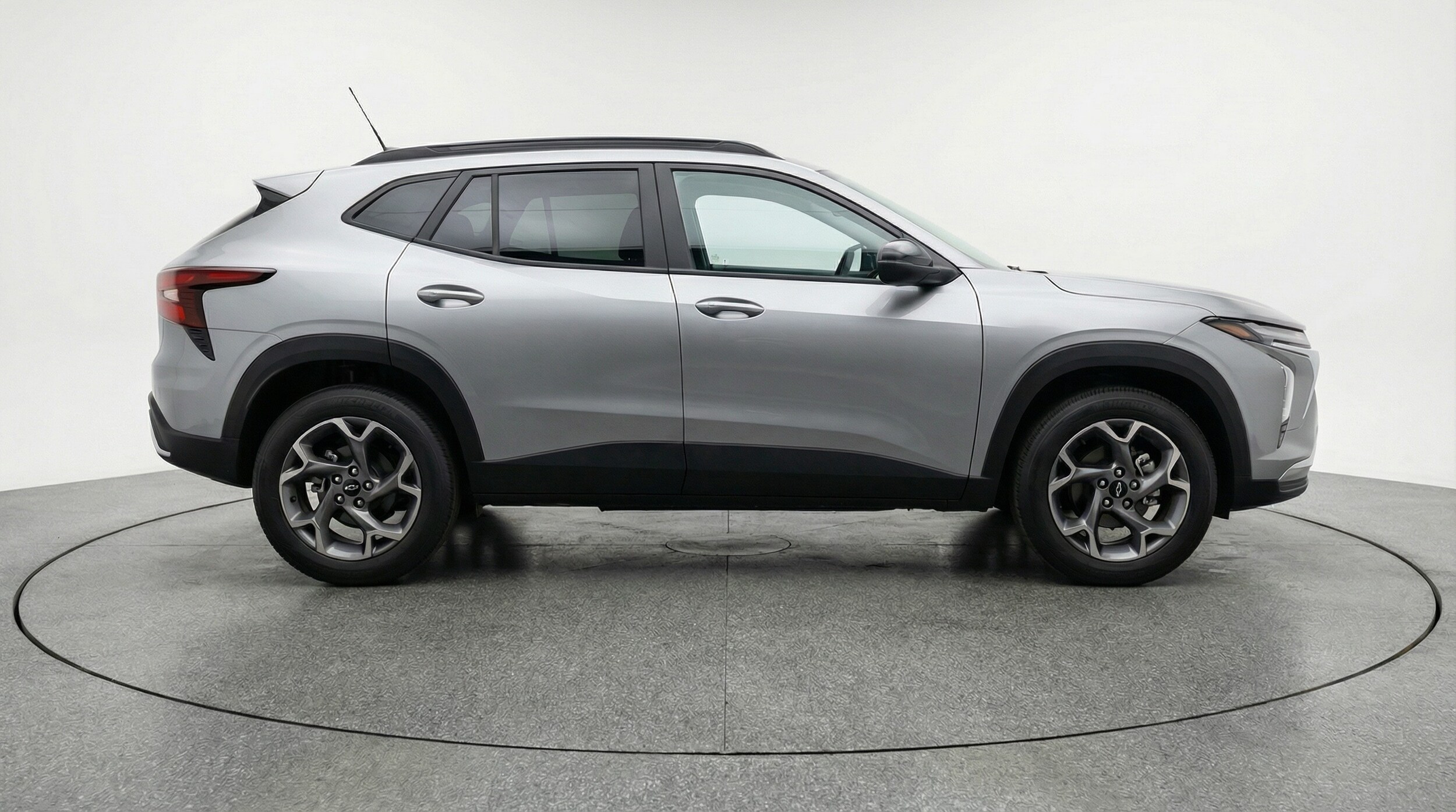 Thumbnail: 2025 Chevrolet Trax - 8