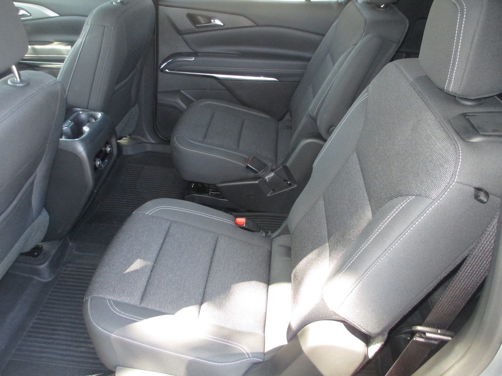 Used 2025 Chevrolet Traverse LT SUV