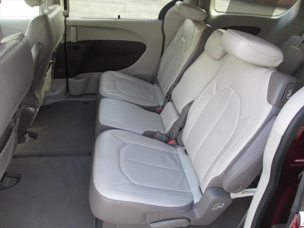 Used 2018 Chrysler Pacifica Touring L Van