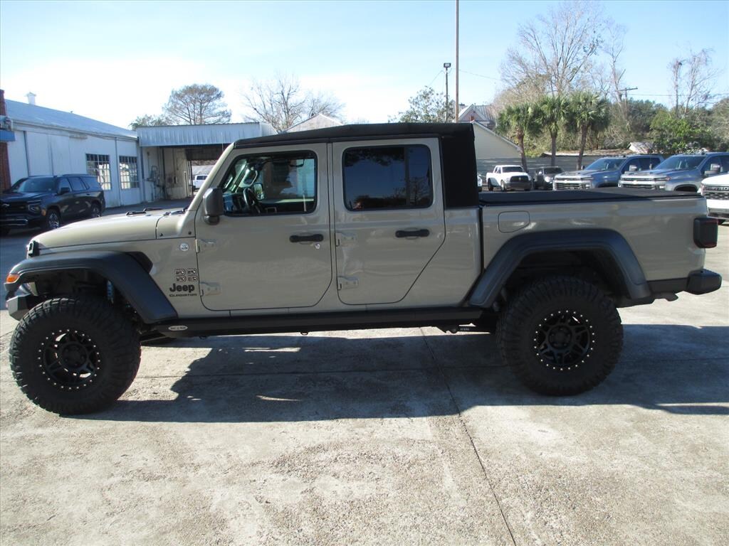 Used 2020 Jeep Gladiator Sport Truck Crew Cab