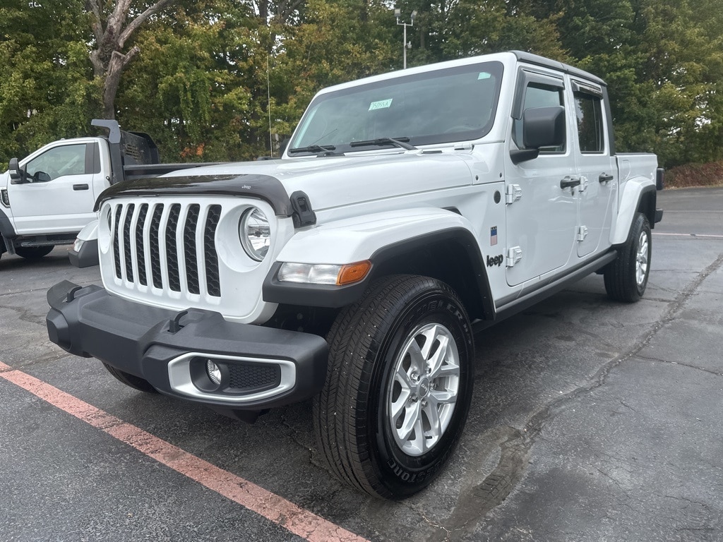 Used 2023 Jeep Gladiator Sport Truck