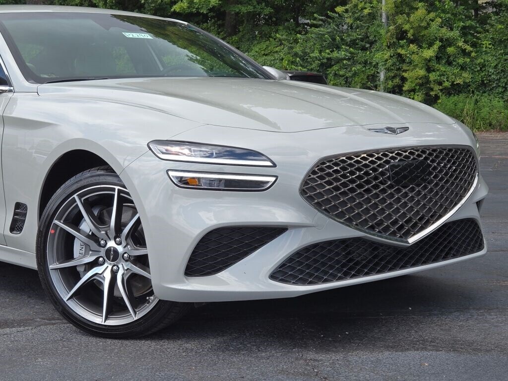 2025 Genesis G70 2.5T photo 2
