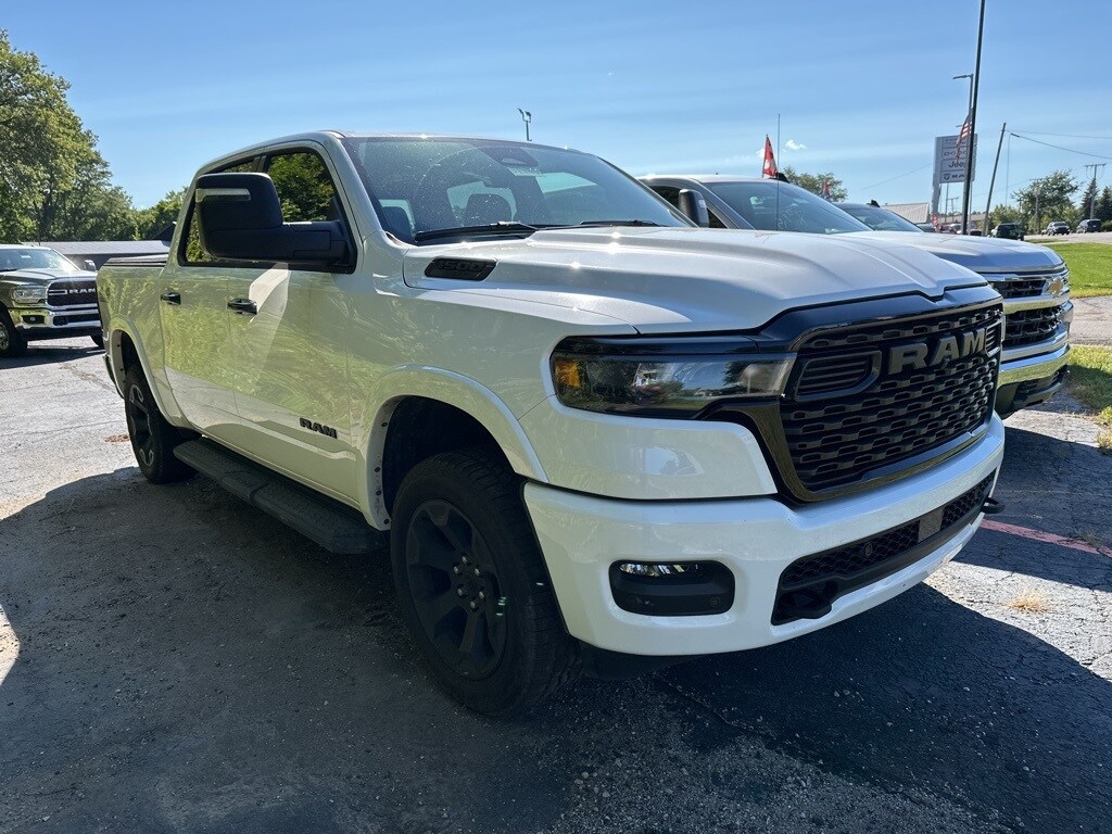 2025 Ram 1500 Big Horn Lone Star Night Edition photo 4