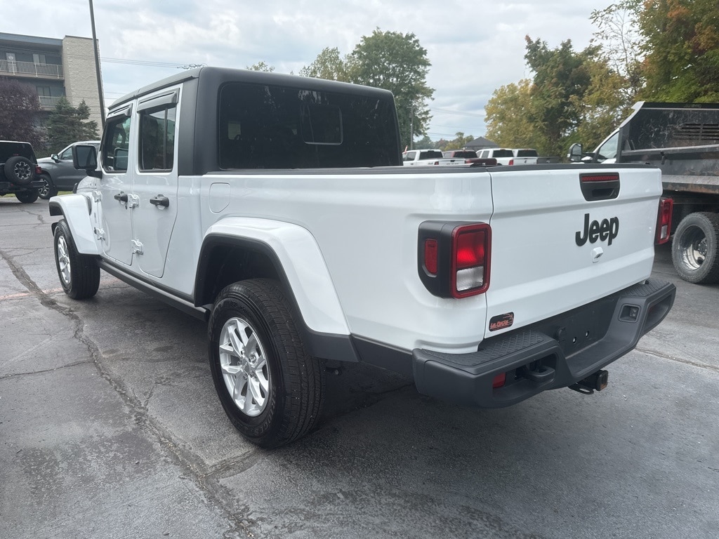 Used 2023 Jeep Gladiator Sport Truck