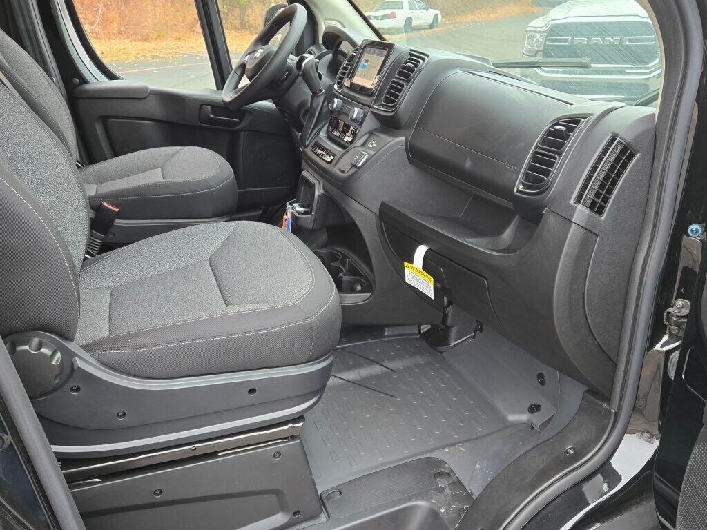2025 Ram ProMaster 2500 Cargo Van photo 2