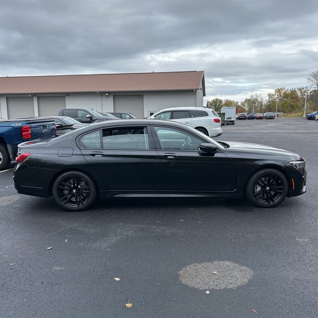 Used 2022 BMW 7 Series 750i xDrive Sedan
