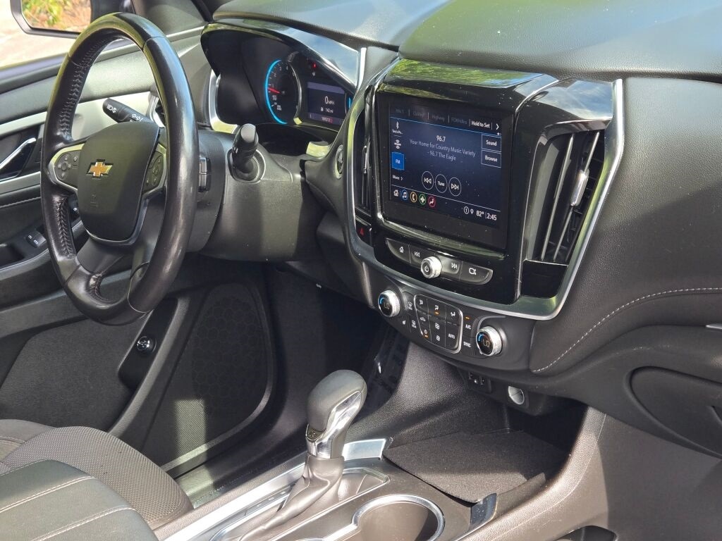 Used 2022 Chevrolet Traverse LT SUV