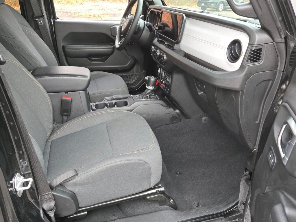 Used 2024 Jeep Wrangler Willys SUV