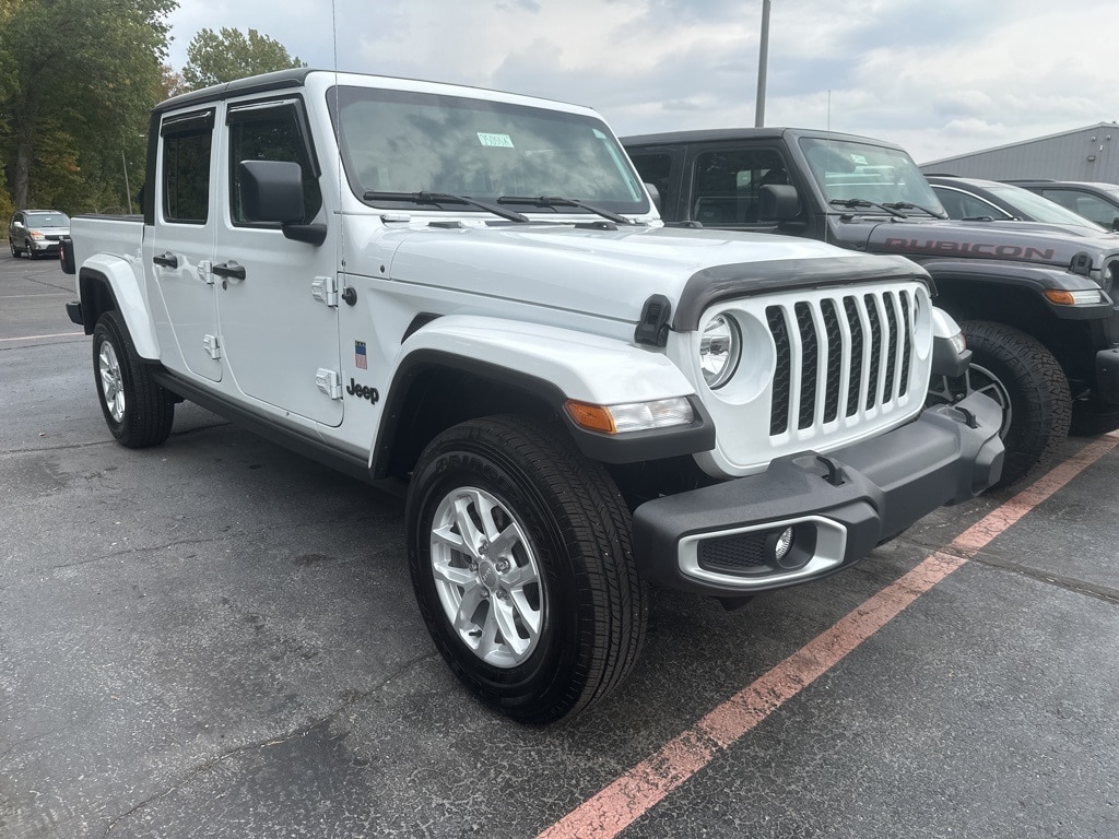 Used 2023 Jeep Gladiator Sport Truck