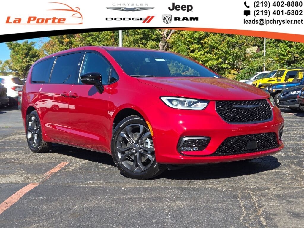 2026 Chrysler Pacifica Passenger Van 