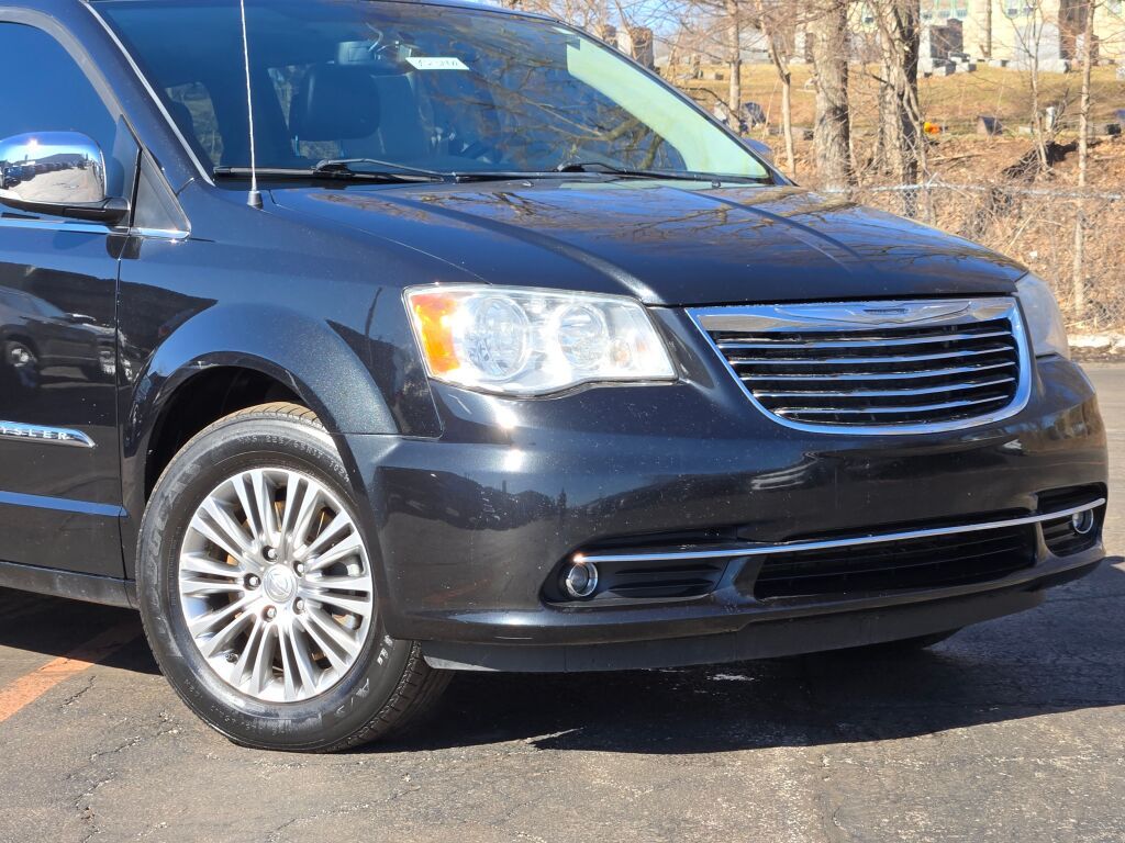 Used 2013 Chrysler Town & Country Touring-L with VIN 2C4RC1CG5DR779713 for sale in La Porte, IN