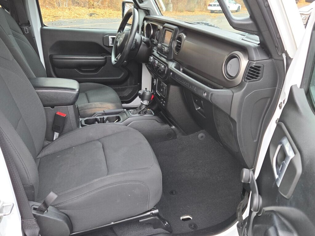 2021 Jeep Wrangler Unlimited Sport photo 4