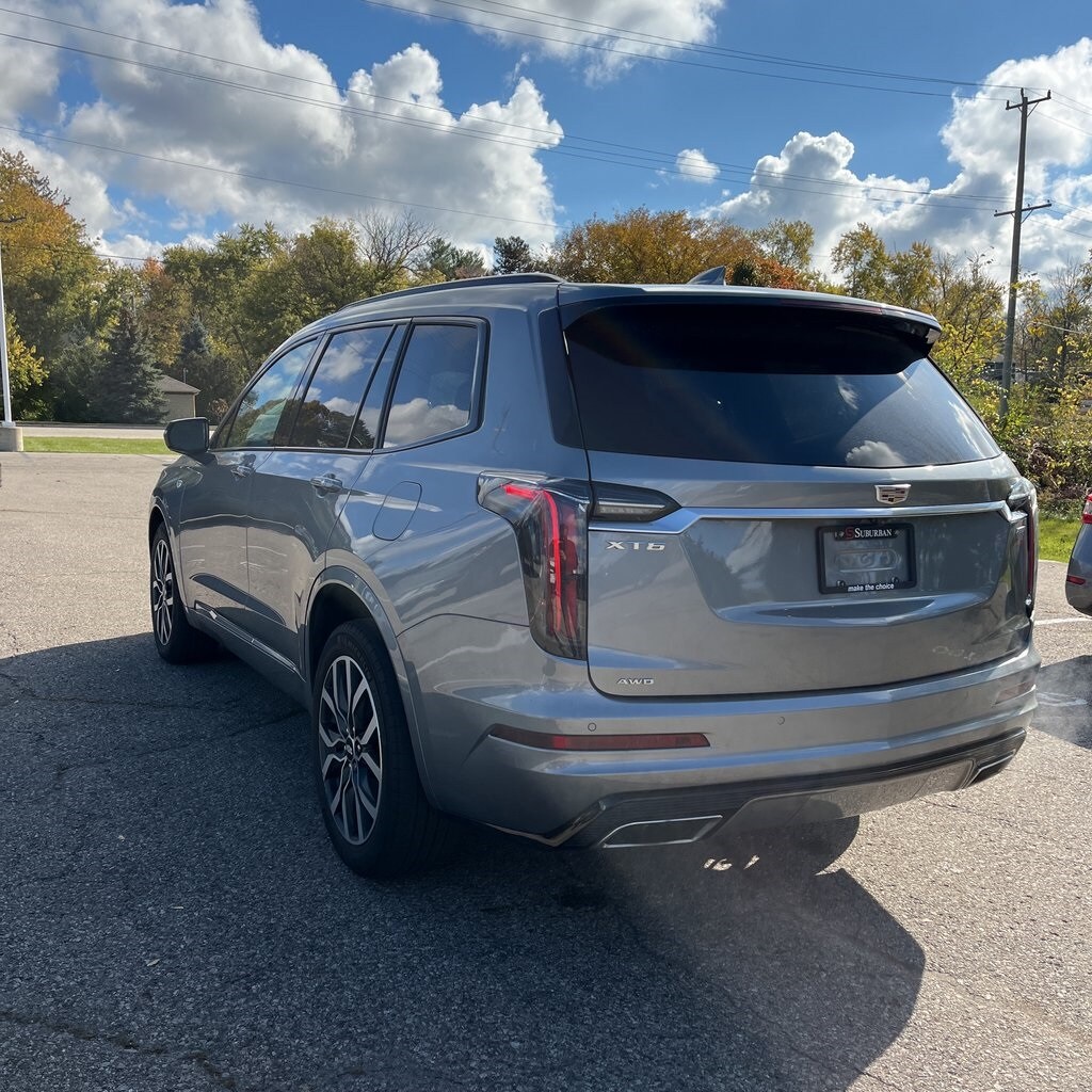 2023 Cadillac XT6 Sport photo 3