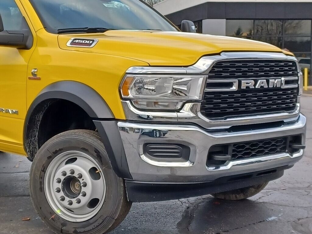 2024 Ram 4500 SLT photo 2
