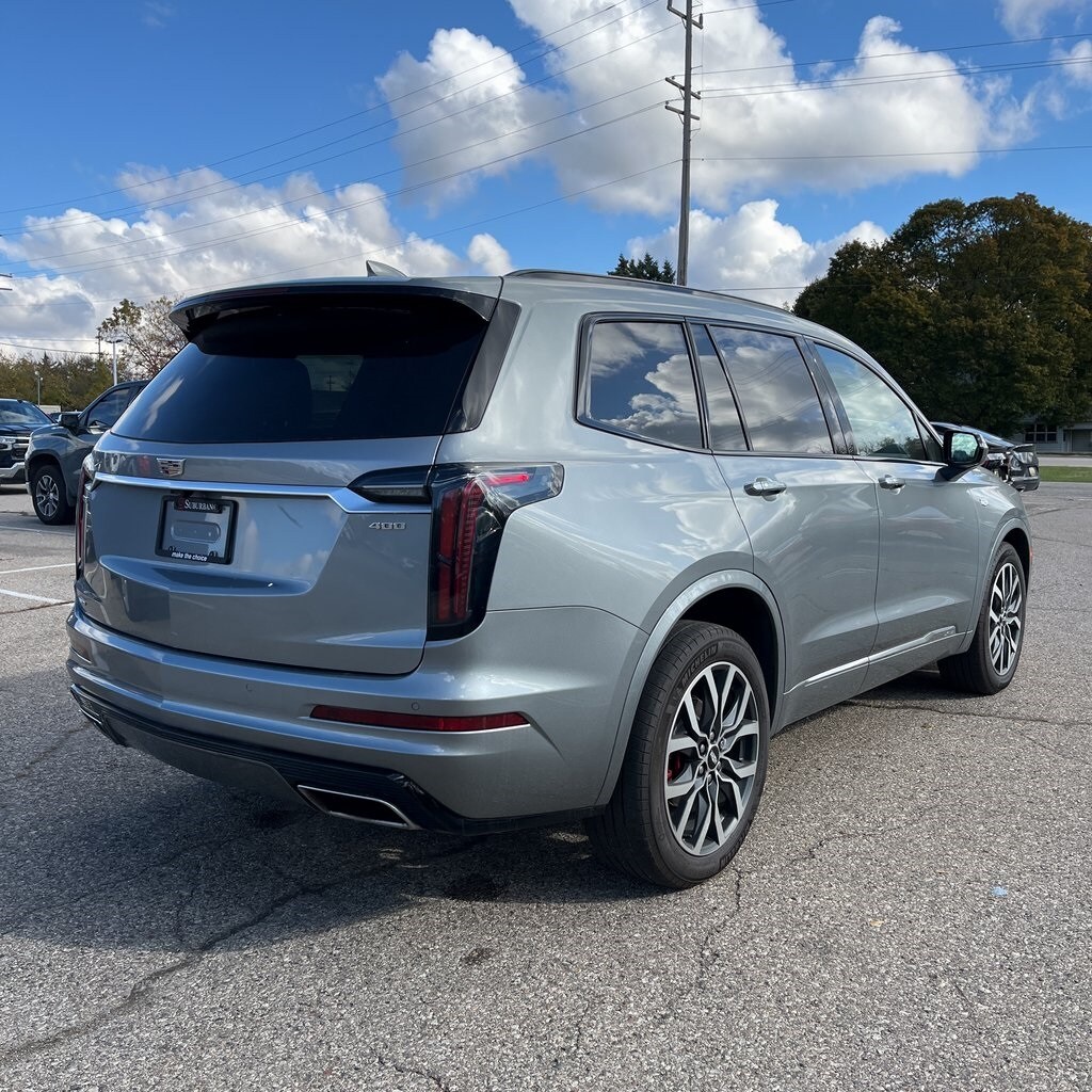 2023 Cadillac XT6 Sport photo 4