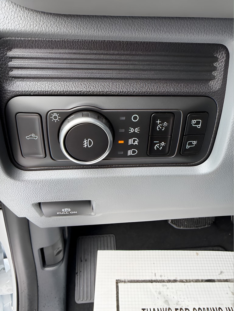 2026 Ford F-350 Super Duty XLT - Photo 15