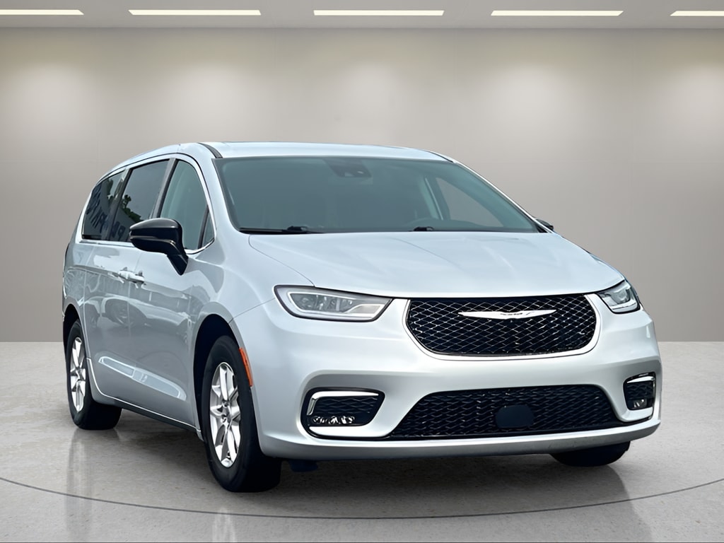 Used 2024 Chrysler Pacifica Touring L Minivan/Van
