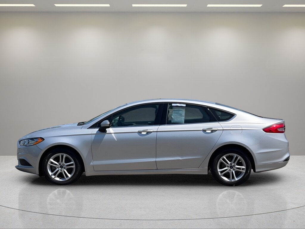 Used 2018 Ford Fusion SE Sedan