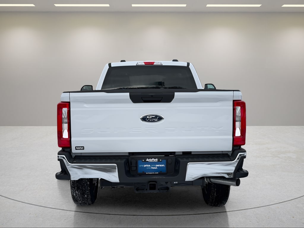 2026 Ford F-350 Super Duty XLT - Photo 6
