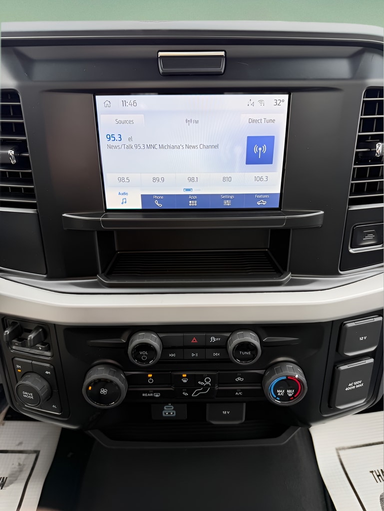 2026 Ford F-350 Super Duty XLT - Photo 17